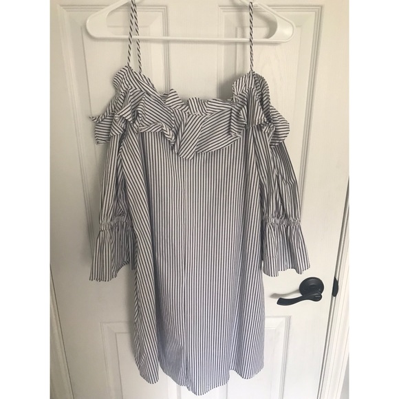 Off Shoulder Shift Dress - Picture 3 of 4